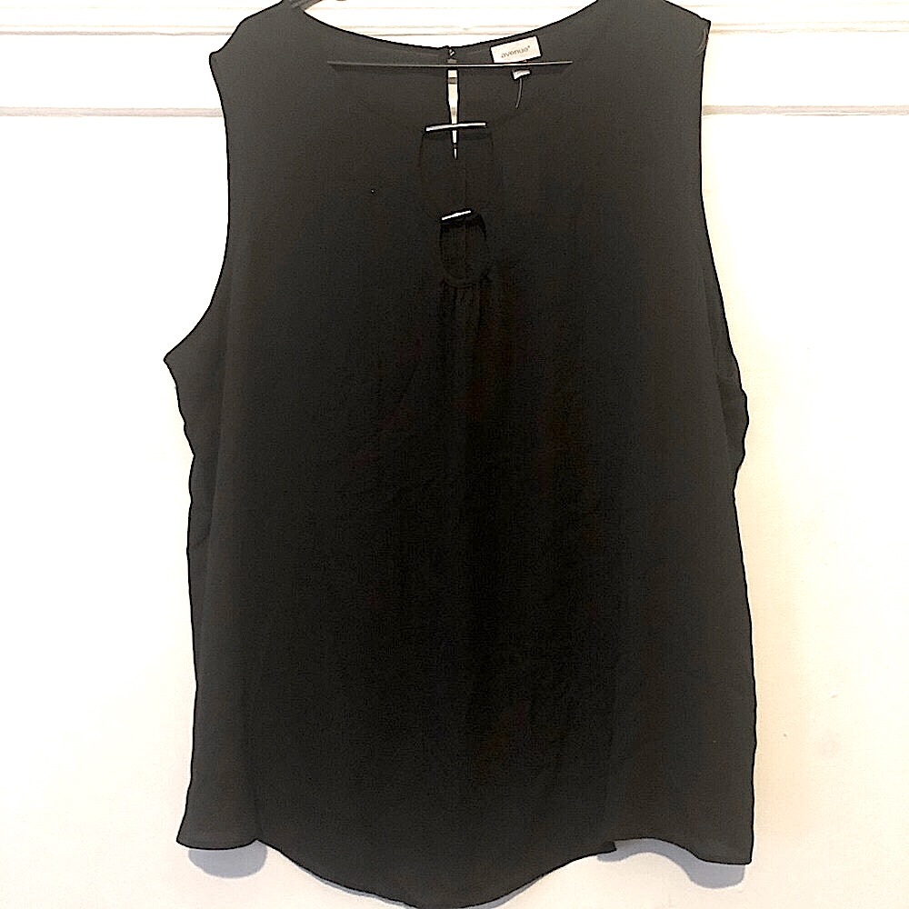 Avenue sheer black top sz 22/24 NWT